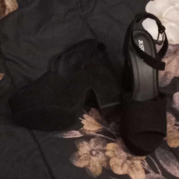 Platform shoes - Picture 2 of 4